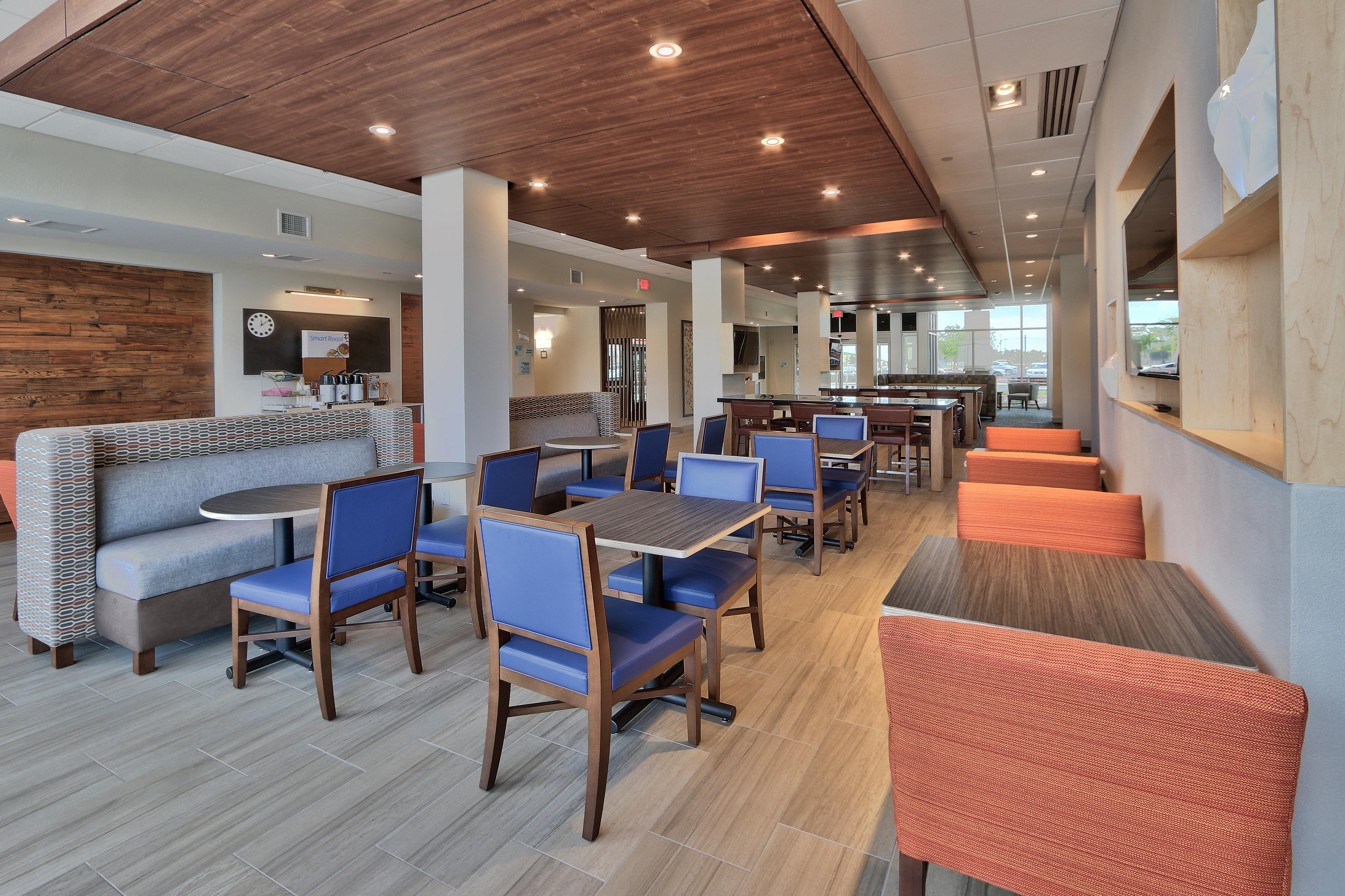 Holiday Inn Express & Suites - Roswell By Ihg Exterior foto